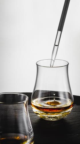 Whisky Pipette 999/2 gold im Geschenkkarton